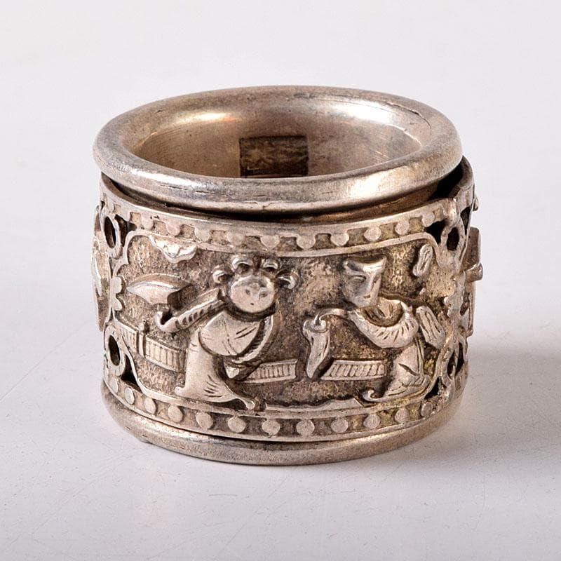 中国 光緒天宝足銀 人物彫 板指 重さ約35g N 7648E - メルカリ