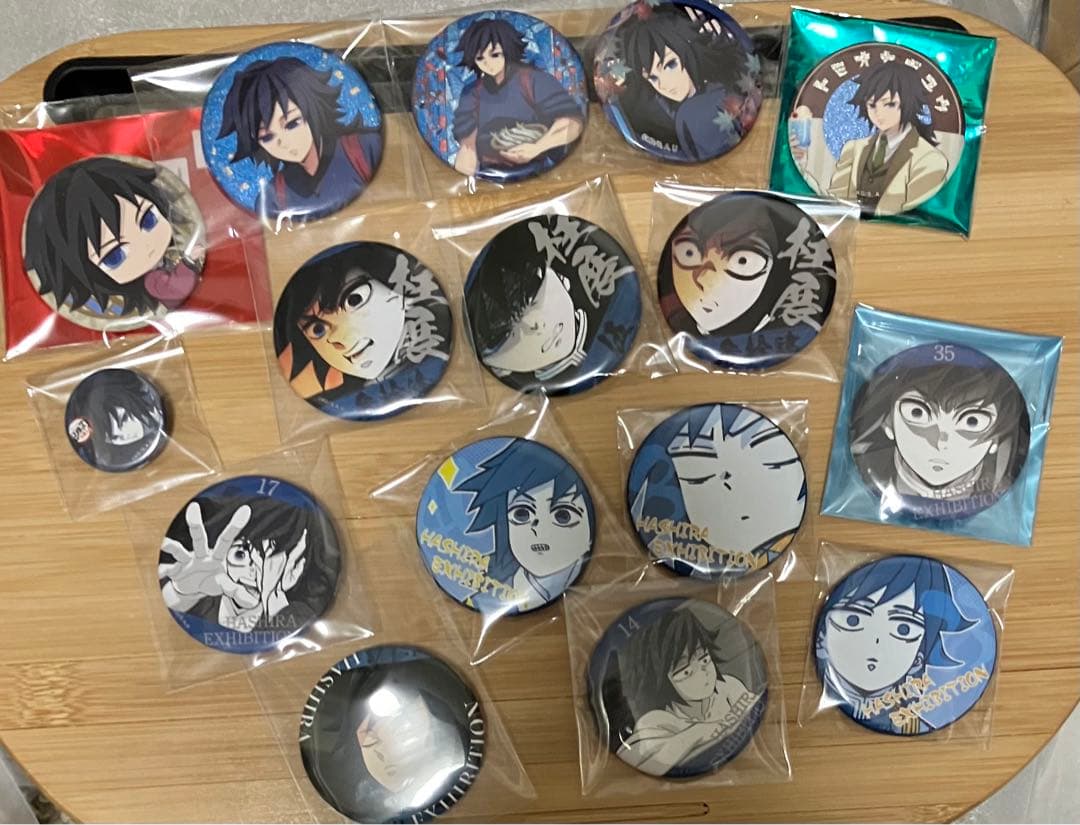 T*い様 鬼滅の刃 冨岡義勇 缶バッジ まとめてオークション 16点 再販】鬼滅の刃 螺鈿風シリーズ 缶バッジVol.2 冨岡義勇｜ホビーの総合