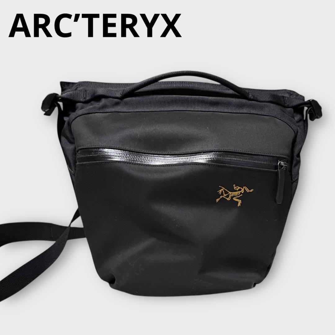 【アークテリクス】アロー8 ロゴ 刺繍 ショルダーバッグ 黒 止水ファスナー サッコシュ以上Dayパック未満のサイズ感が絶妙！Arro 8 Shoulder Bag