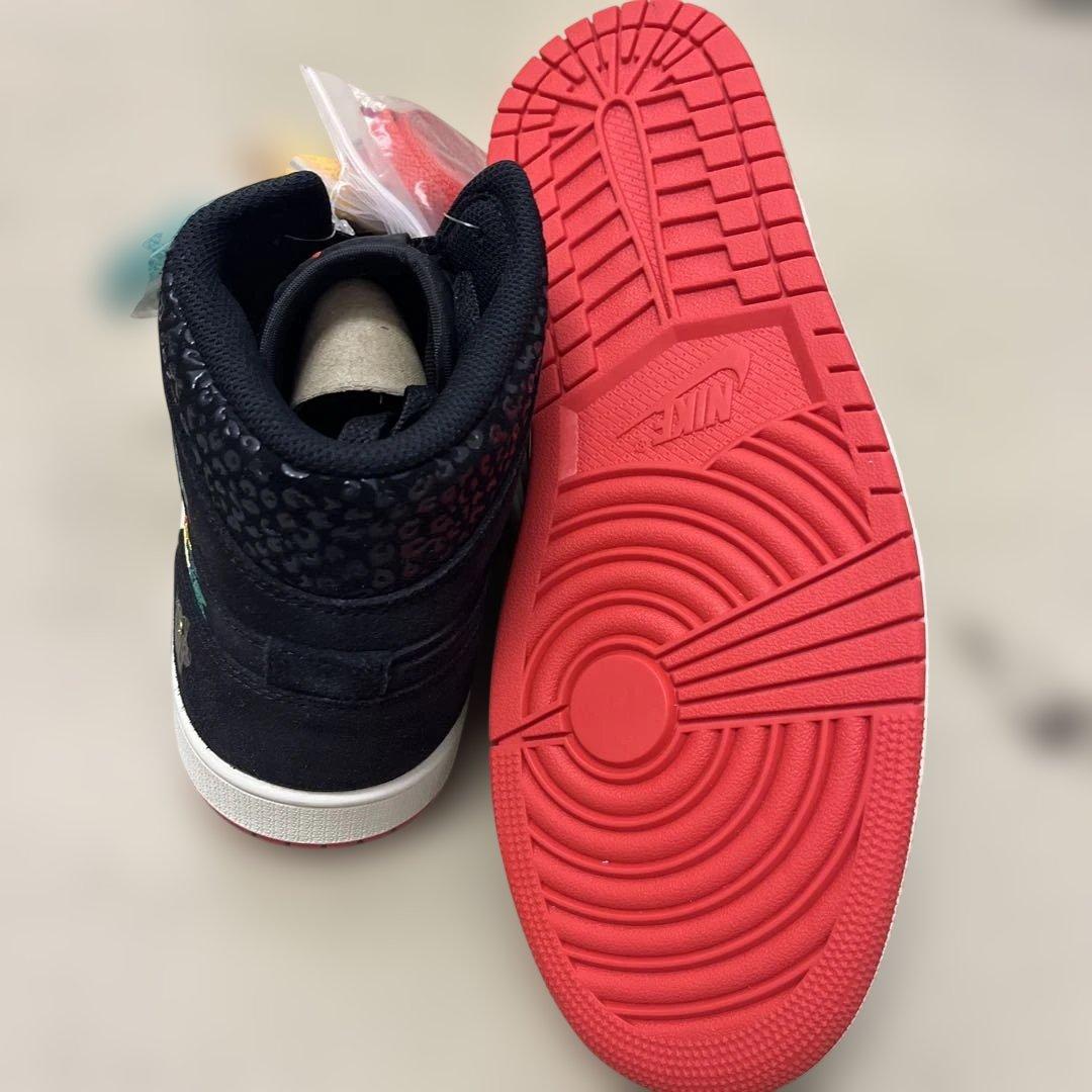 AIR JORDAN 1 MID SE シエンプレ ファミリア 新品 - メルカリ