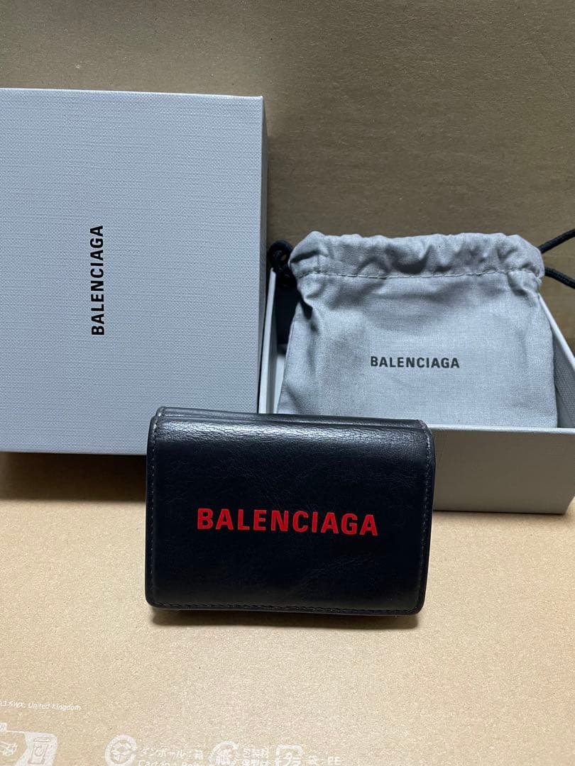 BALENCIAGA バレンシアガ 三つ折り財布 黒 レザー BALENCIAGA（バレンシアガ） 三つ折り財布 PAPER ZA MINI WALLET