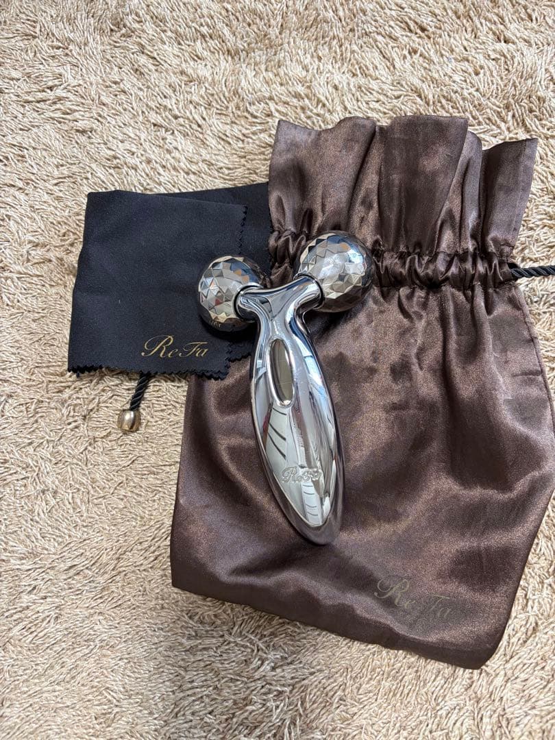 ReFa 美顔ローラー 専用ポーチ付き - メルカリ