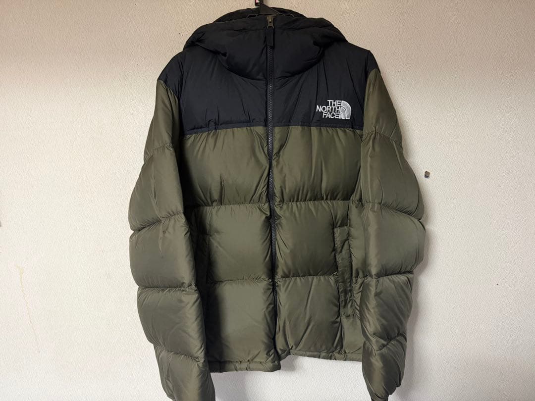 THE NORTH FACE ダウンジャケット オリーブグリーン/ブラック THE NORTH FACE（ザノースフェイス）の「【WEB限定】＜ THE NORTH FACE