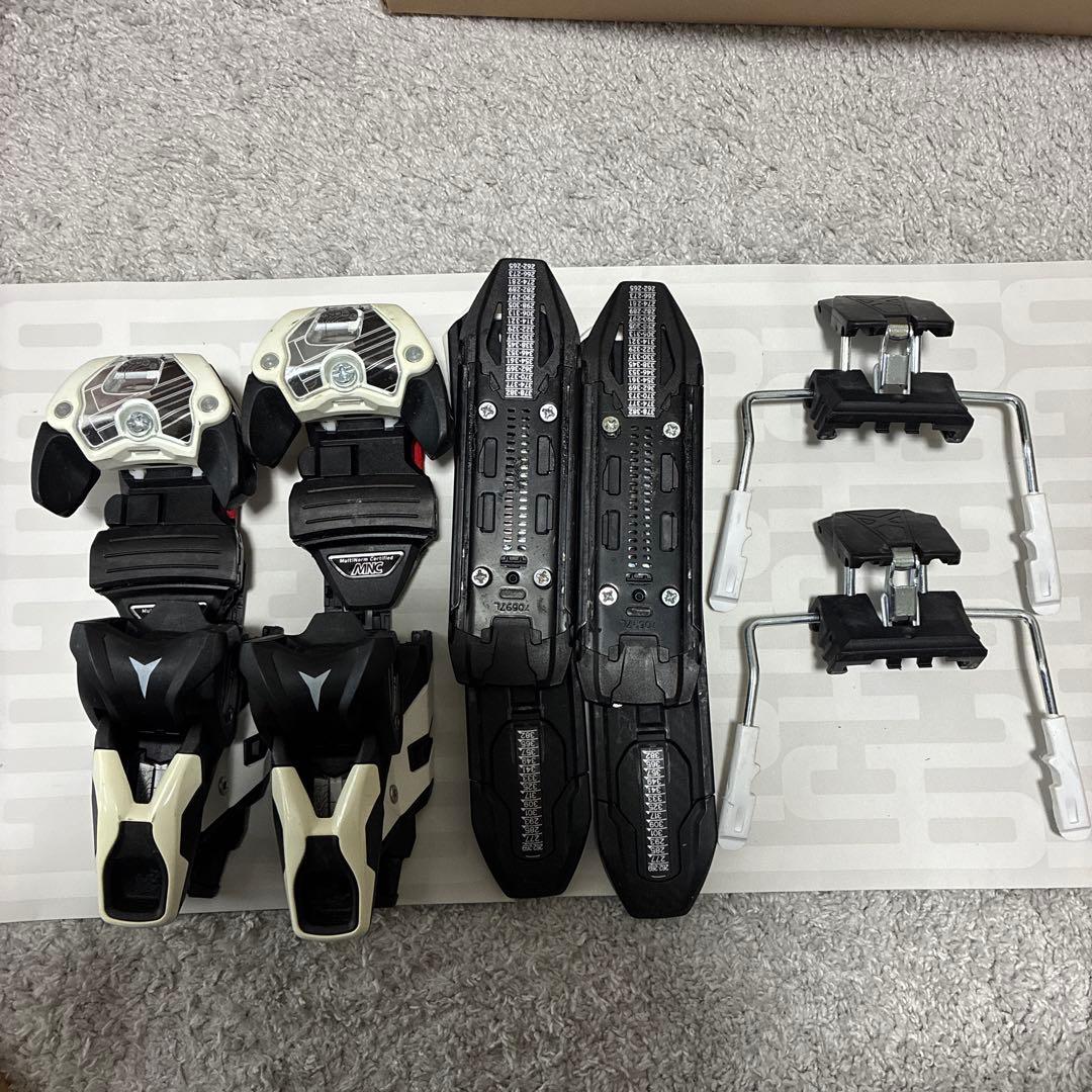 アトミック　スキー ビンディング　解放値13 アトミック スキー ビンディング 解放値13 アトミック スキー