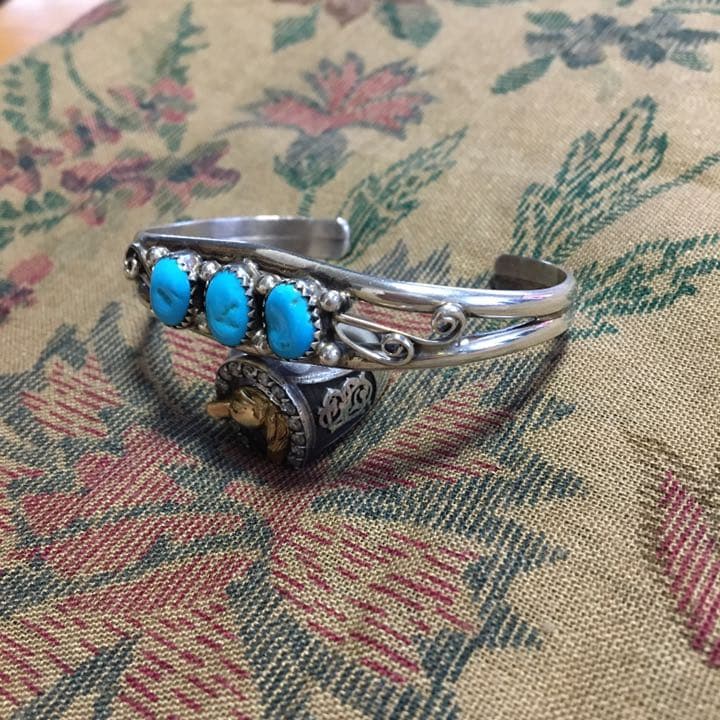 重ね付けに最適 早い者勝ち NAVAJO 3連ターコイズ バングル 刻印有り