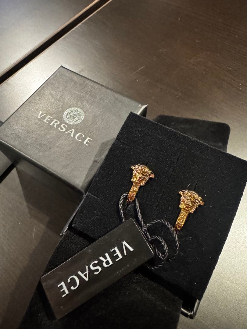 ジャズぽVERSACE ピアス　ヴェルサーチ VERSACE（ヴェルサーチェ） ベルサーチ ブランド ピアス ヴィンテージ