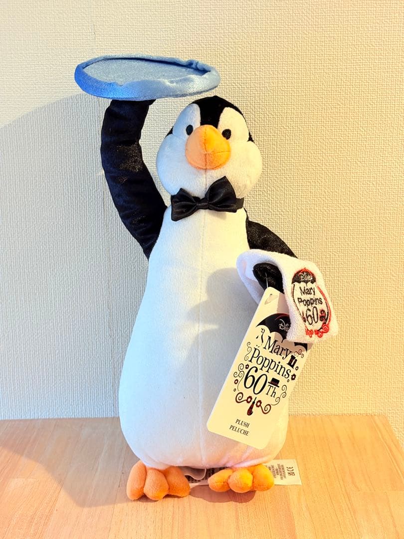 メリーポピンズ60周年 海外限定 ペンギンウェイターぬいぐるみ - メルカリ
