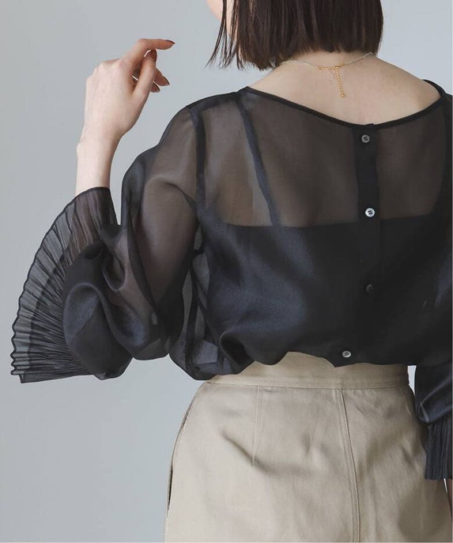 NOBLE パールシアープリーツカフスブラウス ブラック - メルカリ