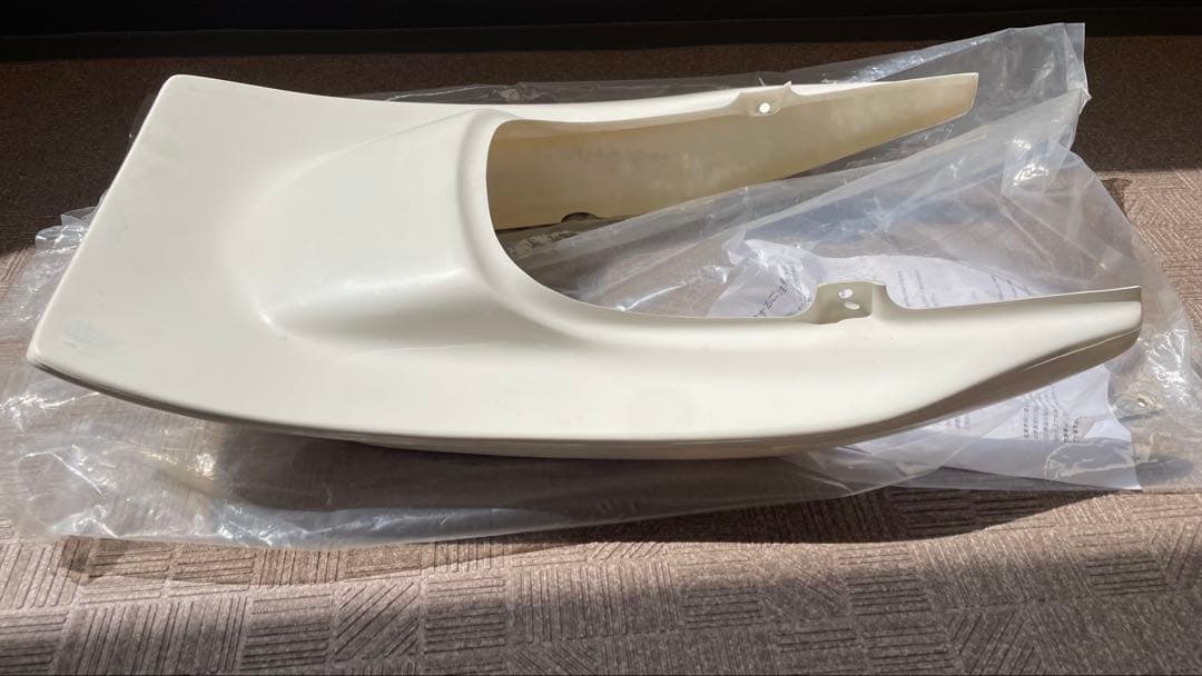 acp製 XJR400 4hm FRPハネテール XJR400 ACPロゴ入りテールカウル