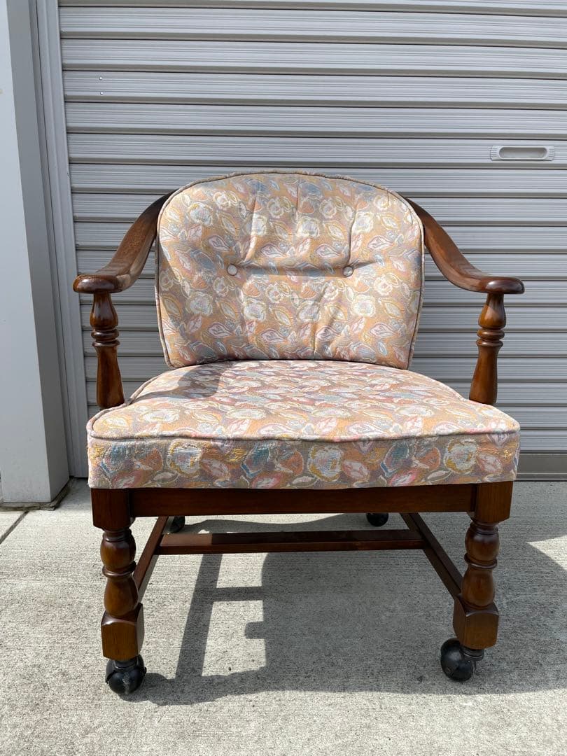 カリモク　ダイニング　アームチェア　キャスターつき　① ① カリモク 木製アームチェア キャスター付 ダイニングチェア 応接