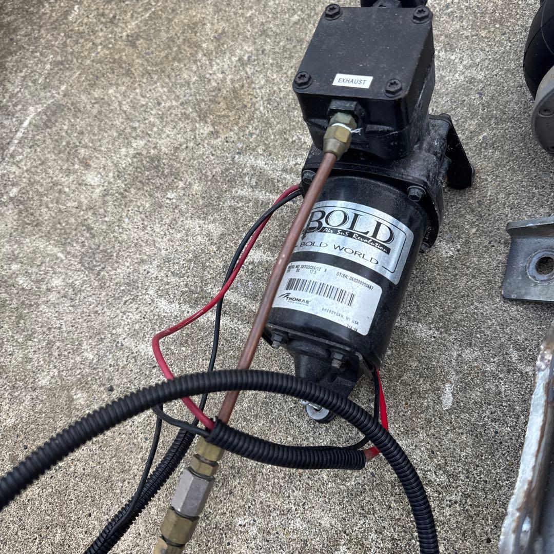 10系 アルファード エアサス ボルドワールド 電磁弁