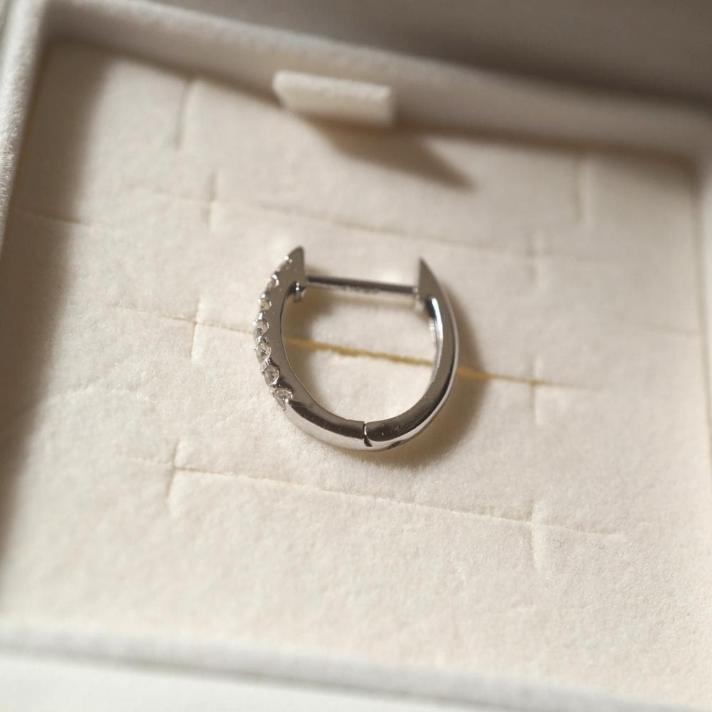 K18WG（ホワイトゴールド）ダイヤモンドフープピアス 中折れ 片耳