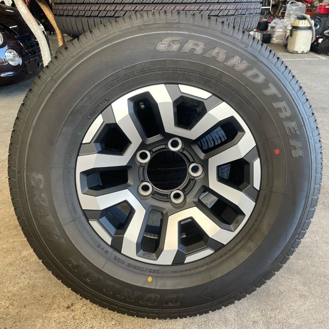 トヨタ ランクル 70純正ホイール】R16 5穴（タイヤホイールセット