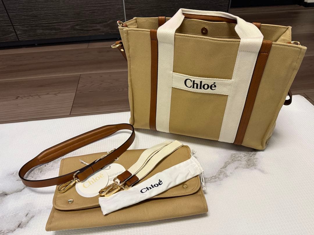 Lily【新品・未使用品】Chloé ベージュトートバッグ ラフィア製Summer Bananaトートバッグ ベージュ - Chloé