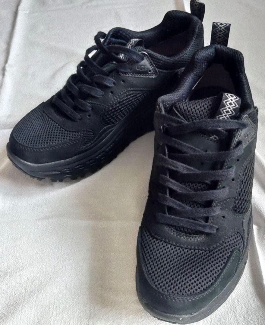 激レア 廃盤 UGG CA805 US10 28cm 黒 - メルカリ