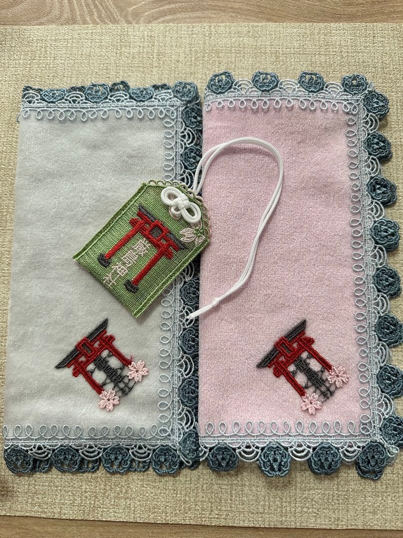 新品未使用【近沢レース】元町厳島神社タオルハンカチピンク＆グレー2枚セット オンライン＆元町限定】元町厳島神社/タオルハンカチ（グレー） | 横浜