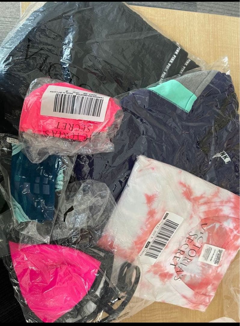 ビクトリアシークレットPINKのミステリーボックス✖︎3個