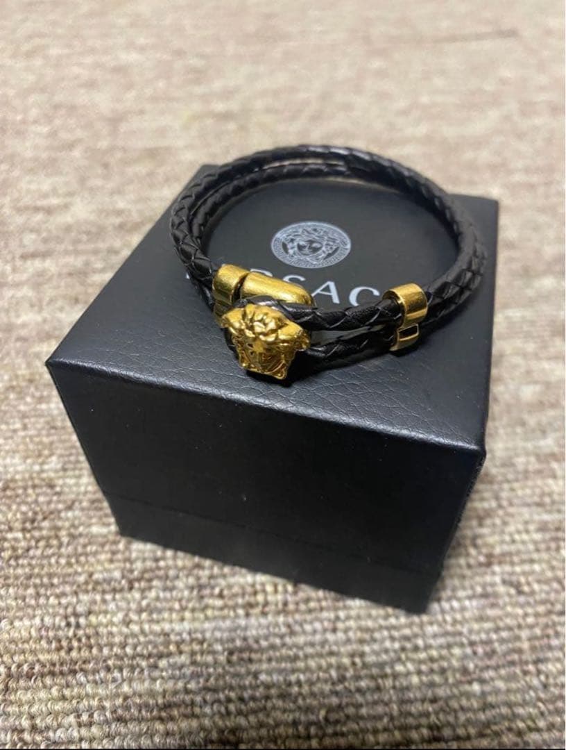 VERSACE ライオンヘッドブレスレット 黒/金 楽天市場】ヴェルサーチェ VERSACE ヴェルサーチ ブレスレット MEDUSA