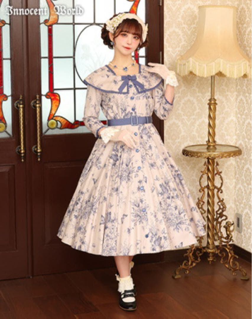 Innocent World 木漏れ日の中の鈴蘭ワンピース Innocent World｜木漏れ日の中の鈴蘭ワンピース