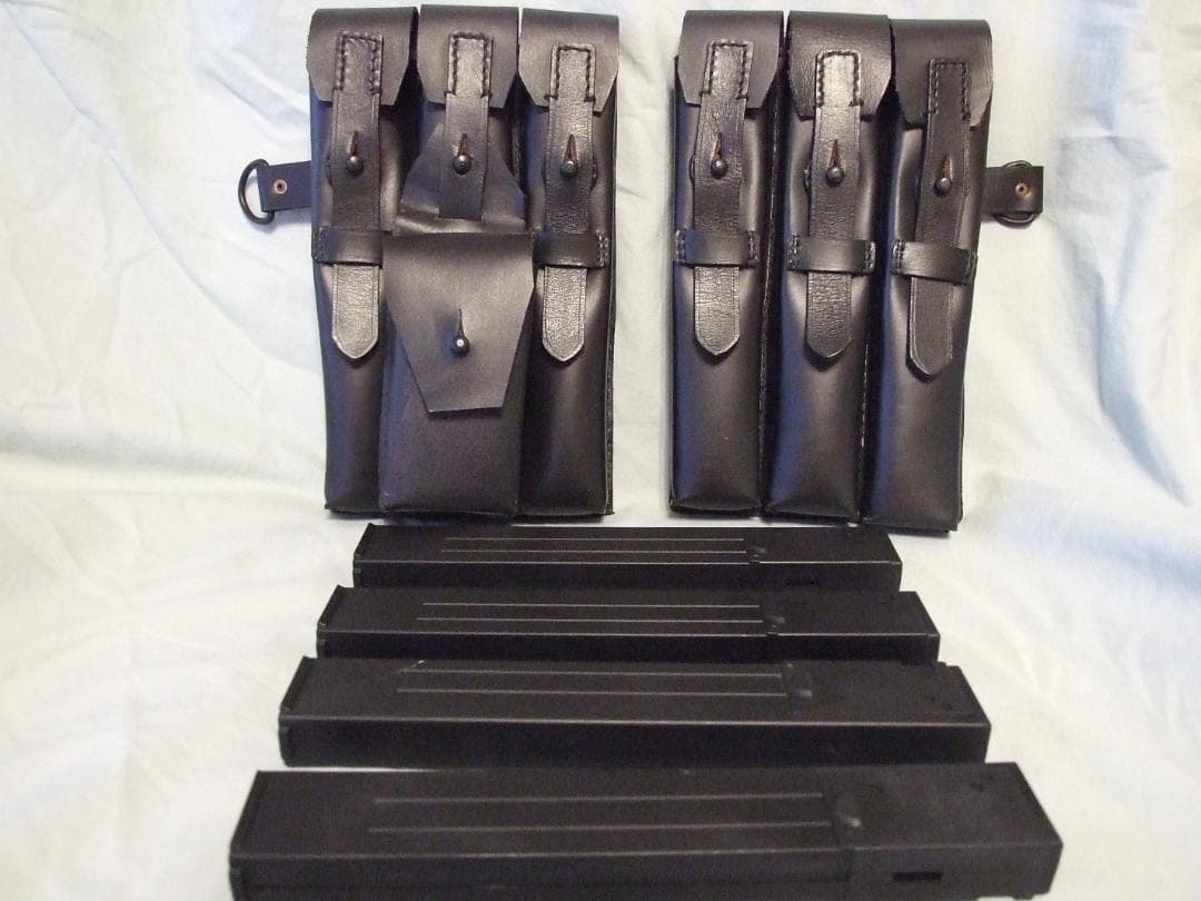 MP40用　黒革マガジンケース+キングアームズ製マガジン４本 ww2 ドイツ軍 Amazon | ドイツ軍 MP40 マガジンポーチ 左右セット ヴァッフェン