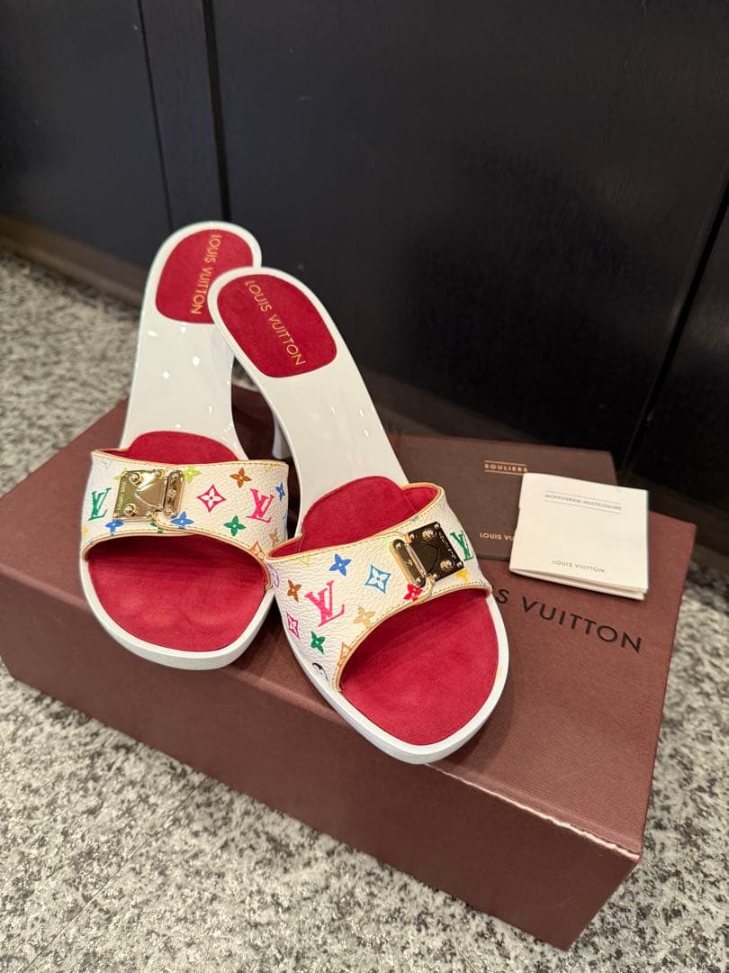 ルイヴィトン　マルチカラー　サンダル ルイ·ヴィトン】モノグラム·マルチカラーが足元を彩る新作ウィメンズ