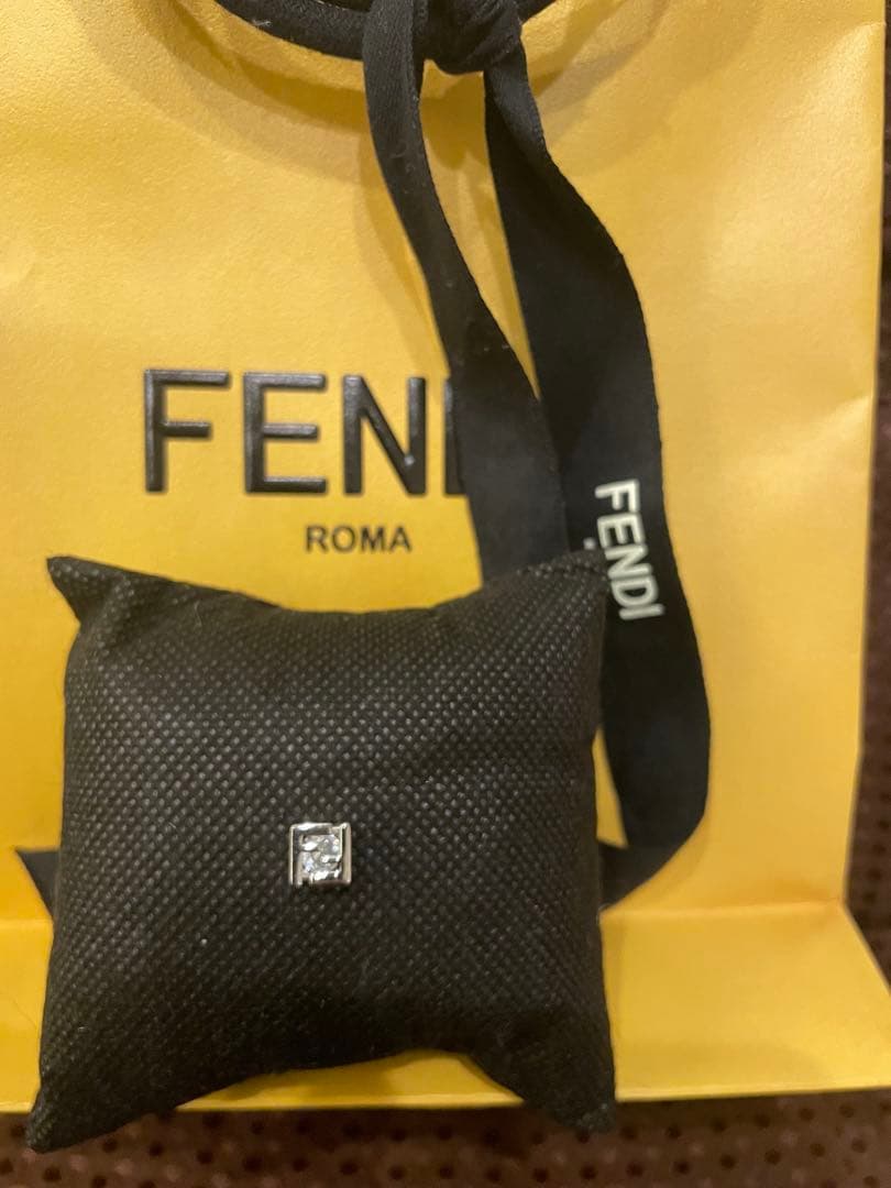 Fendi シルバー 四角形スタッドピアス フォーエバー フェンディ ピアス シルバー仕上げ シルバー | Fendi