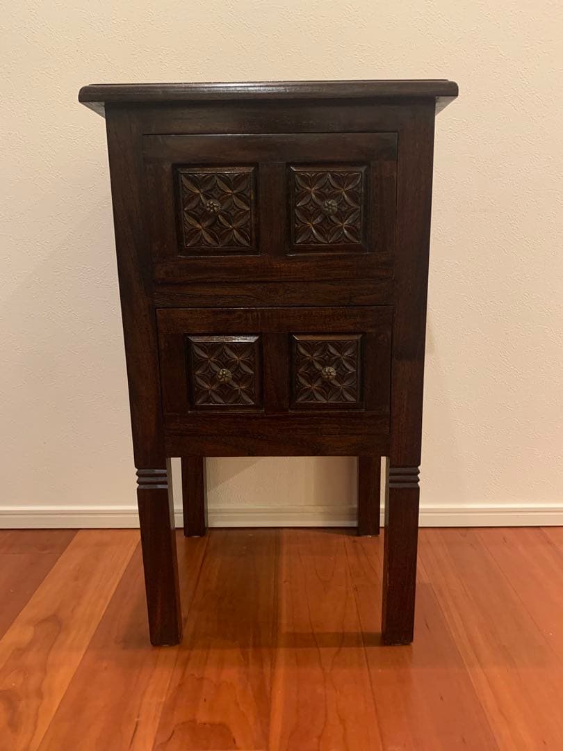 kaja サイドチェスト　アンティーク調 アンティーク風のおしゃれなサイドチェスト、優雅な猫足のスモール