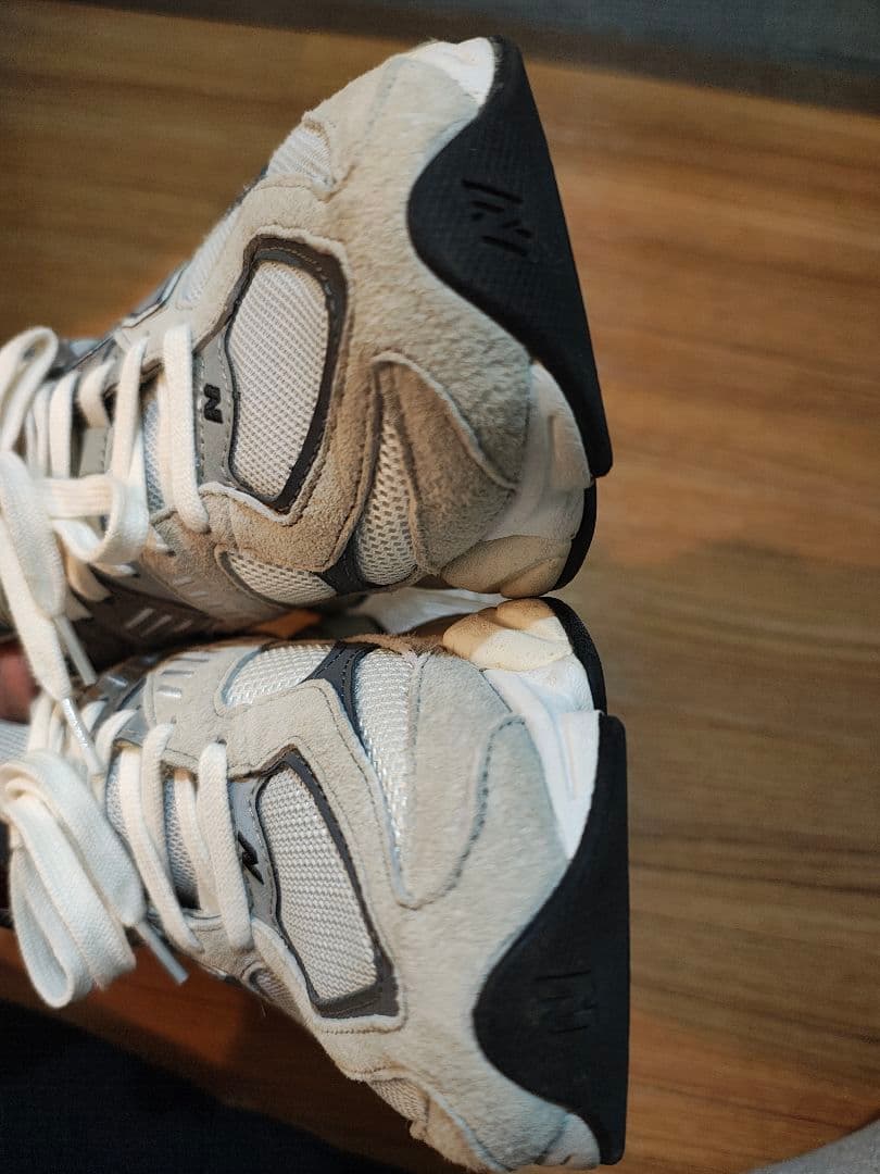 断捨離特価　New Balance 9060 ホワイト/グレー 26.5cm