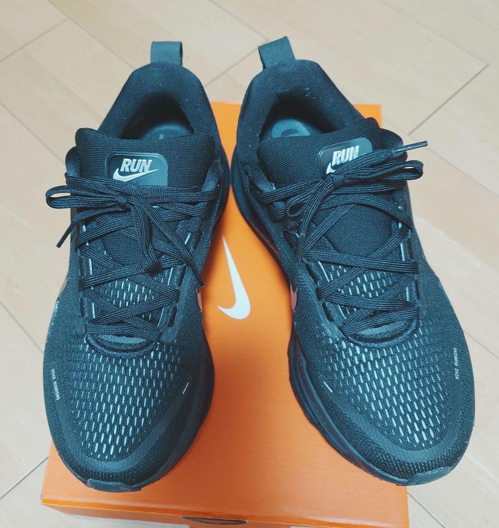 ナイキ　ボメロ18 オールブラック　26.5cm