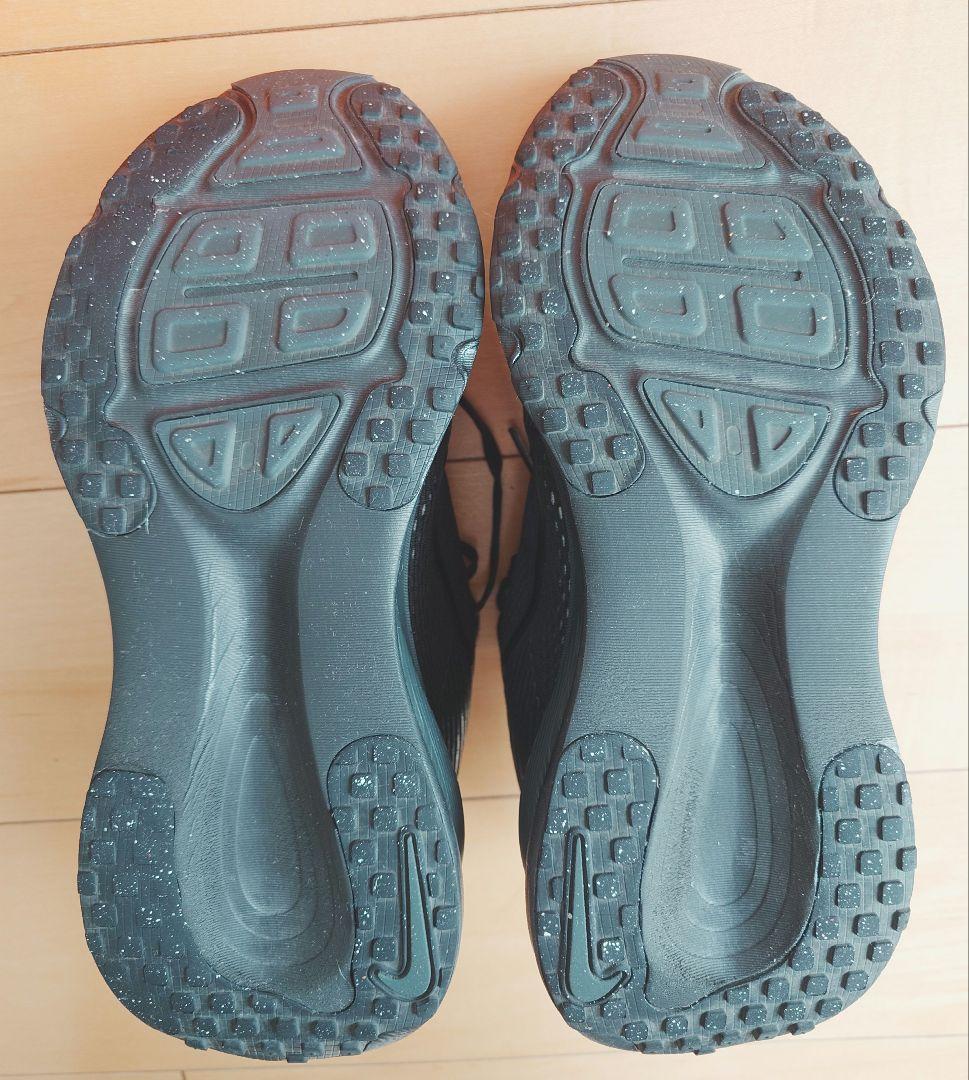 ナイキ　ボメロ18 オールブラック　26.5cm