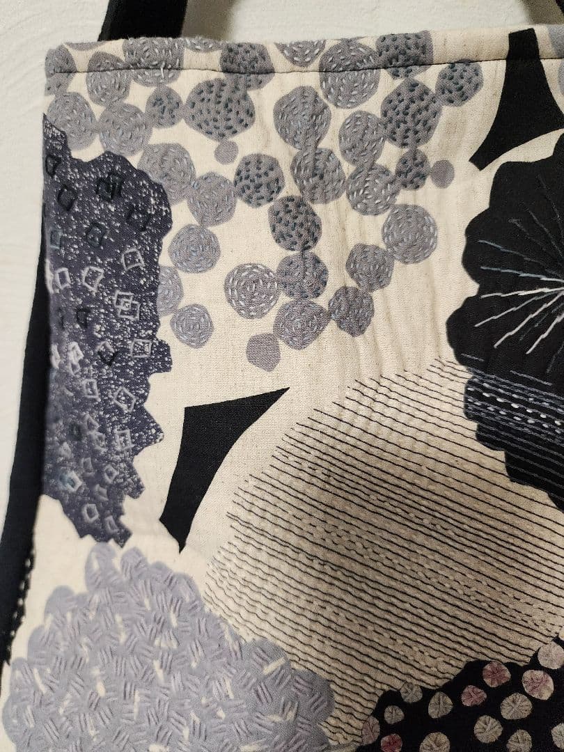 ♡新作 モノトーン系のエチノ生地に豪華に刺し子 一点もの