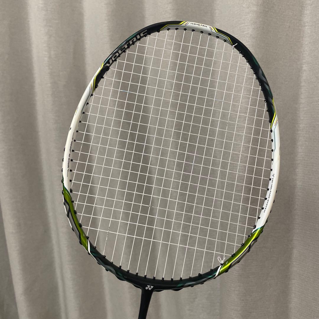 VOLTRIC Z FORCE バドミントンラケット ホワイト/グリーン