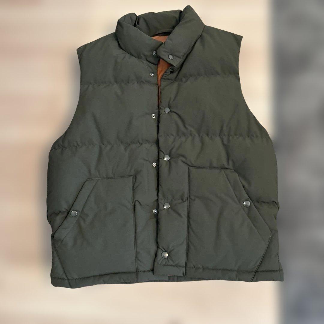 オリーブグリーン ダウンベスト Mサイズ - メルカリ