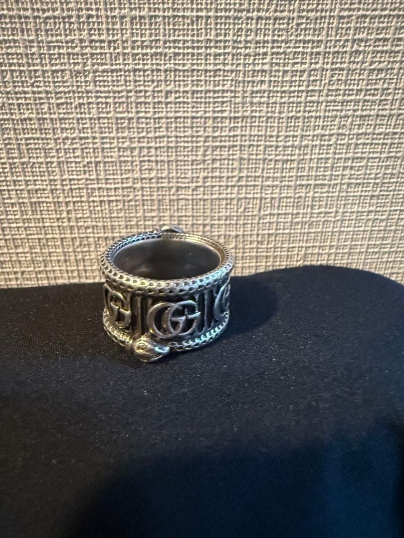 GUCCI ダブルG シルバースネーク GUCCI ダブル G スネーク リング – Trip