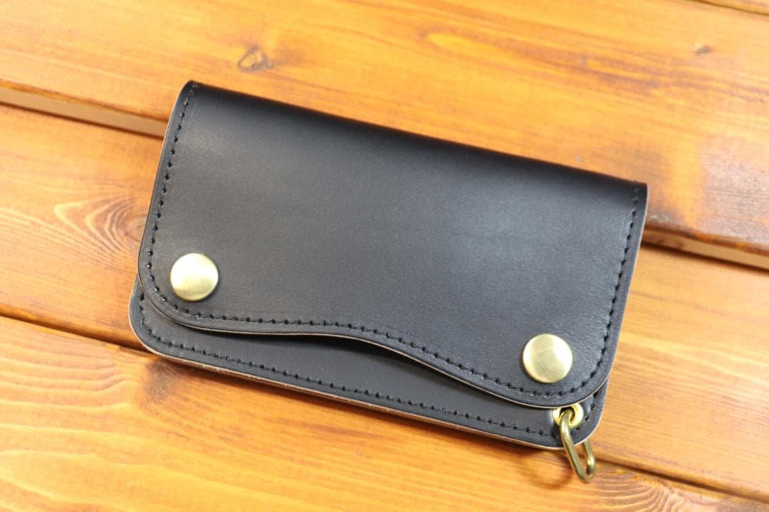 ミドルラッカーウォレット 栃木レザー 真鍮 3層収納たっぷり