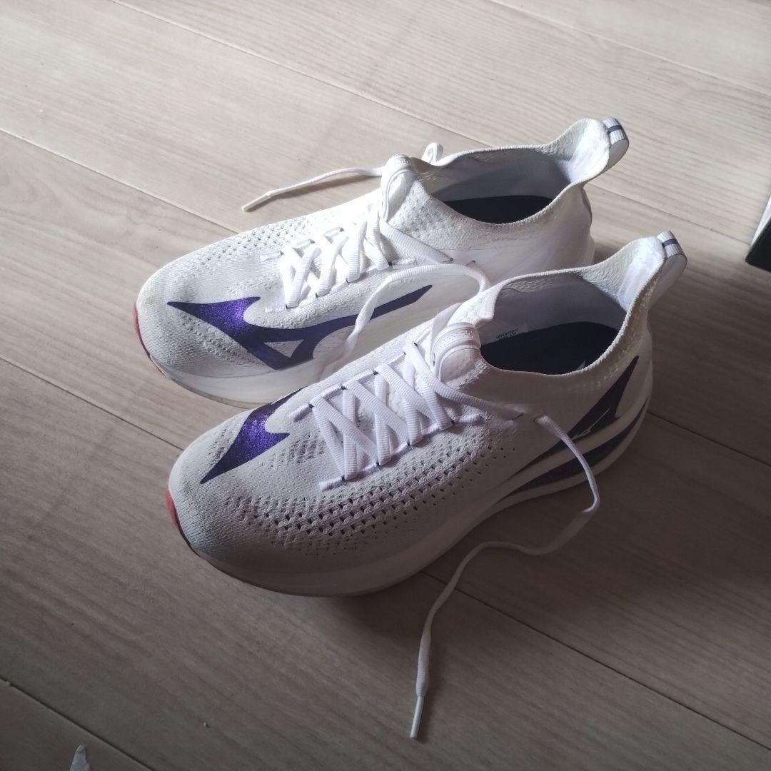 ミズノネオビスタ2 スーパートレーナーの2代目「MIZUNO NEO VISTA 2」発売｜ミズノ株式会社