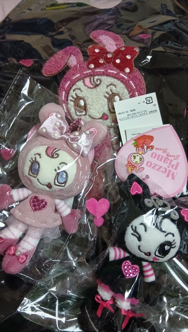 メゾピアノ べリエちゃん デビリーちゃんセット メゾ ピアノ ジュニアのキャラクター「ベリエちゃん」がダークな世界観