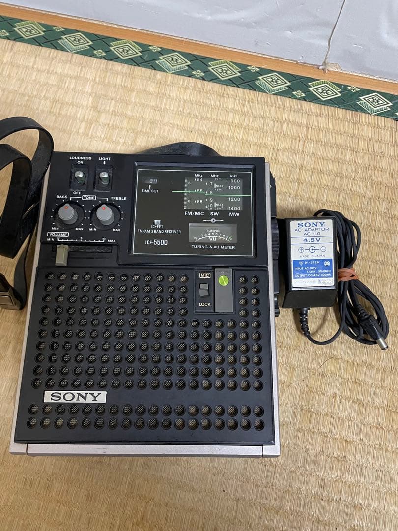 SONY ICF-5500ラジオ受信機 ACアダプター付 SONY ICF-5500ラジオ受信機 ACアダプター付