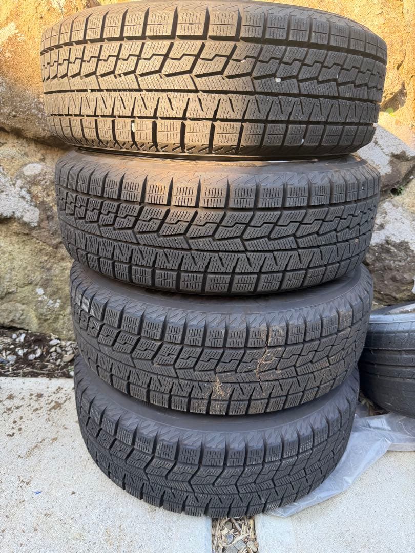24年 スタッドレスタイヤ 15インチ 195/65/R15 Yokohama