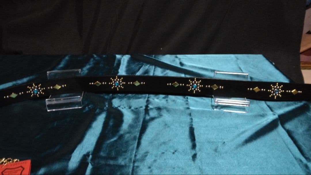 栃木レザースタッズベルト ニッケル＆ブラス アクアブルー