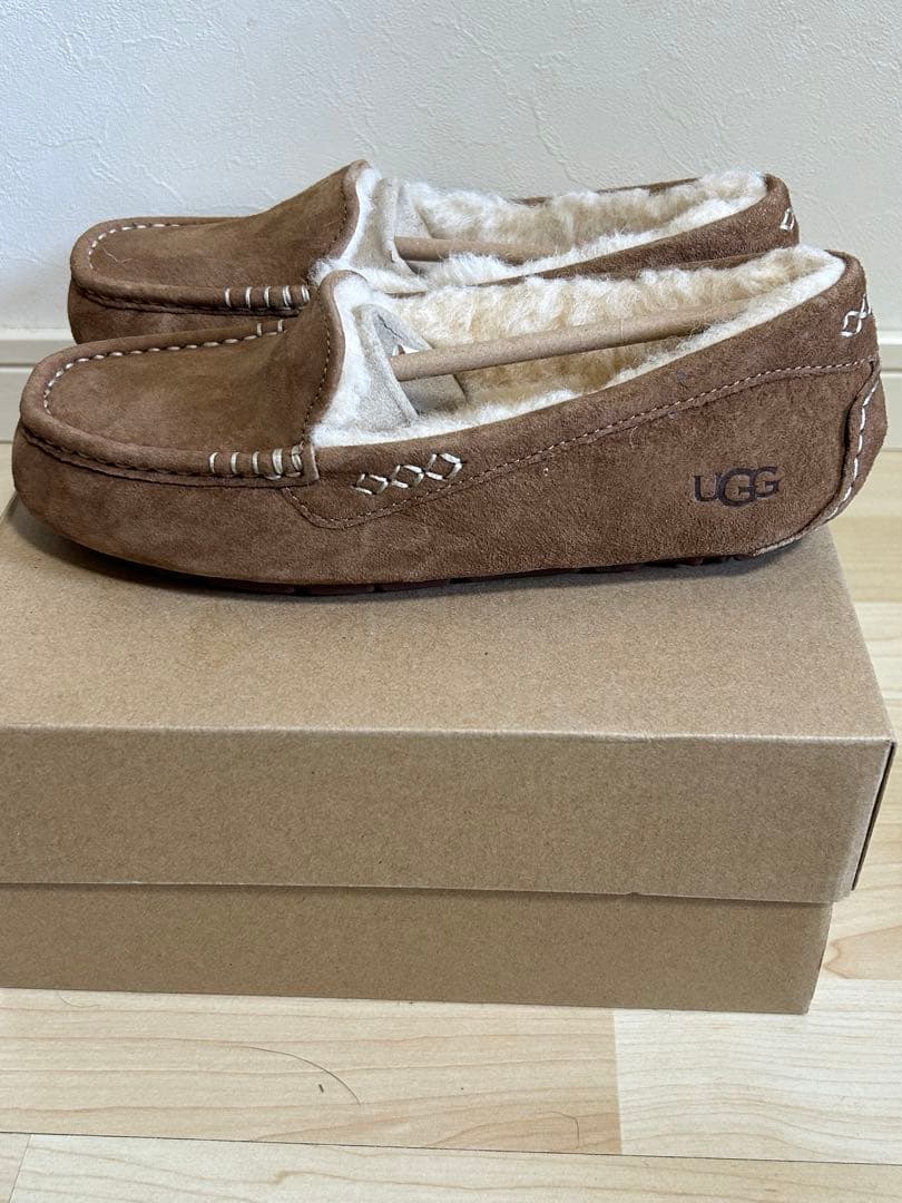 UGG Ansley モカシン　ブラウン UGG Australia（アグオーストラリア） デッキシューズ モカシン 「UGG