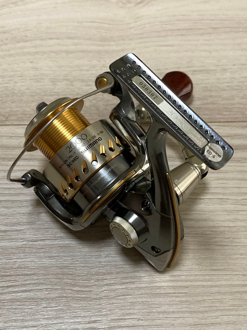 シマノ 04ステラ 2000S スピニングリール SHIMANO シマノ 04 ステラ