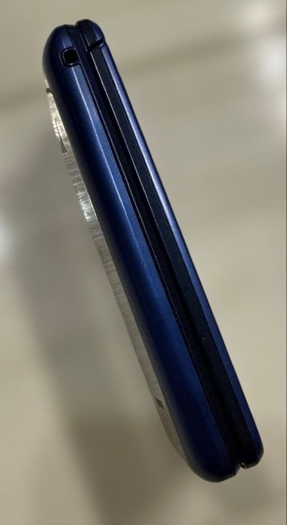 au京セラ KYOCERA GRATINA KYF39 紺碧 ガラホ ガラケー - メルカリ