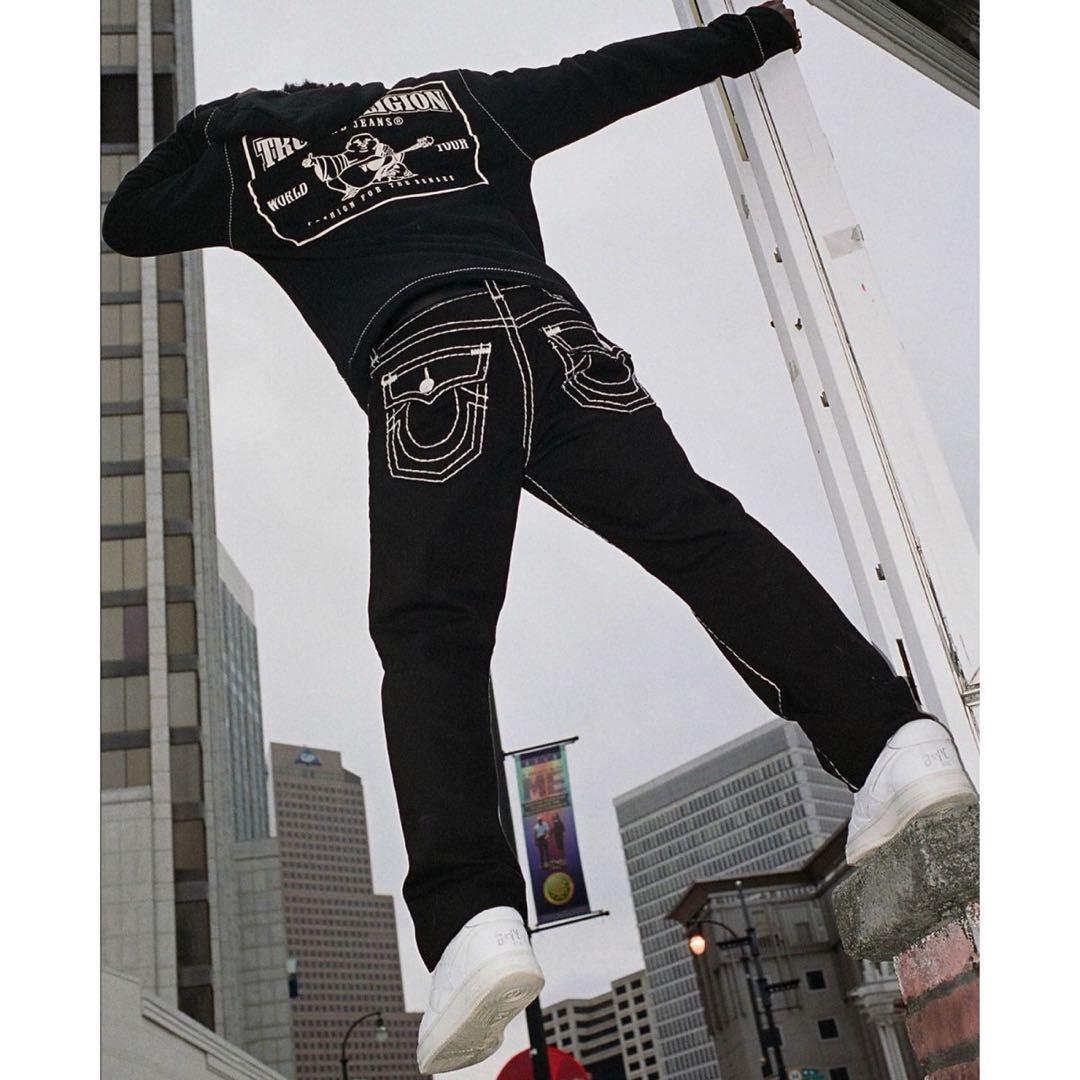 TRUERELIGIONブラックデニム トゥルーレリジョンブラックジーンズ