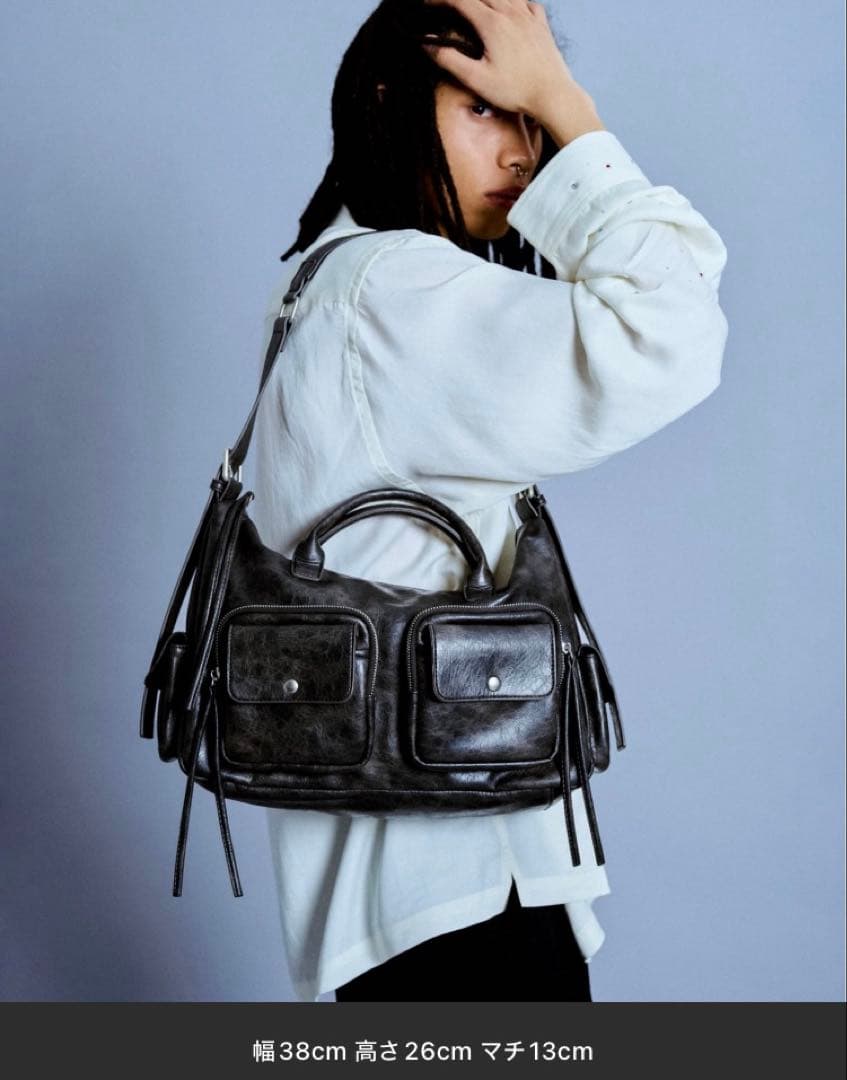 camphor wood フェイクレザーマルチポケットショルダーバッグ Camphor wood ショルダーバッグ faux leather multi pocket shoulder