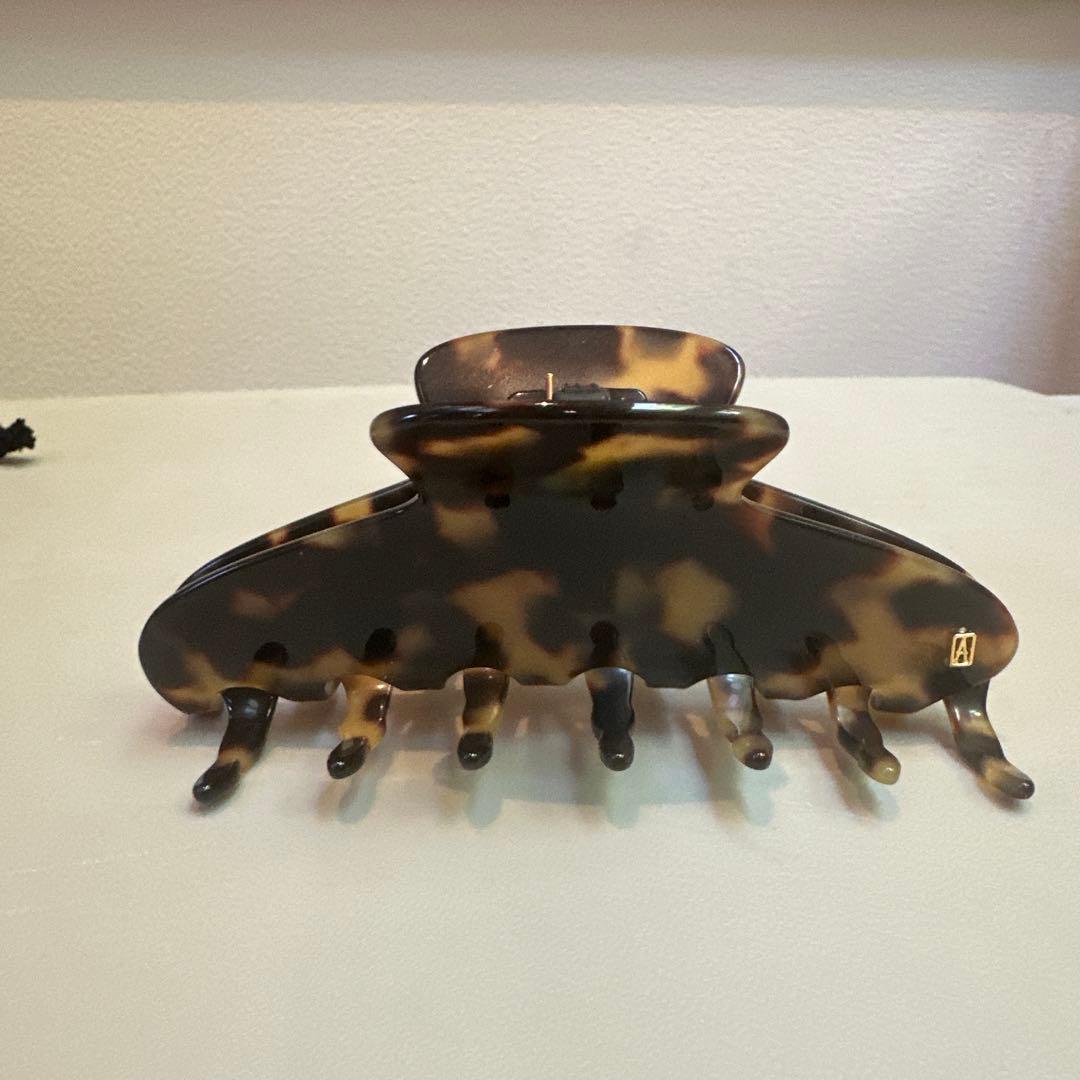 べっ甲風 ヘアクリップ 中型 6本爪 べっ甲風×スクエア｜フィットクリップ｜フラワーリングオンラインストア