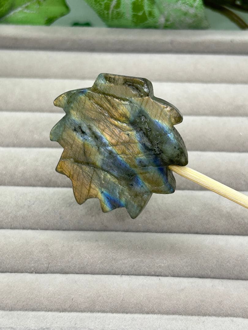 天然石ラブラドライト きつねパーツ No.1339 - メルカリ