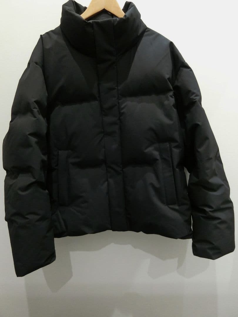 UNIQLO シームレスダウンジャケット ブラック L 481608　ユニクロ UNIQLO ユニクロシームレスダウンジャケット M黒 481608 MEN ユニクロ