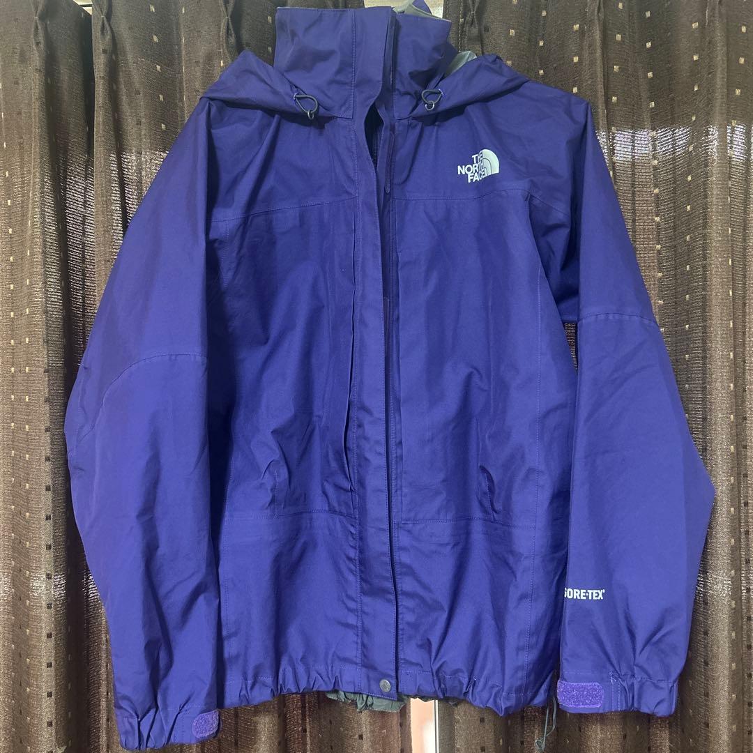 The North Face 紫色 マウンテンパーカー 70年代的シルエット＆カラーが逆に新鮮！ TNFパープルのマウンパ｜雑誌