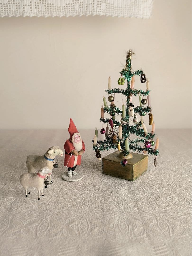 antique ❀ キュートなオーナメント達と 本物のキャンドル * ツリー